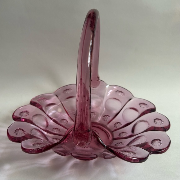 Vintage Fenton Glass Dusty Rose Reverse Stars and Sun Scalloped Edge Basket - Picture 4 of 10